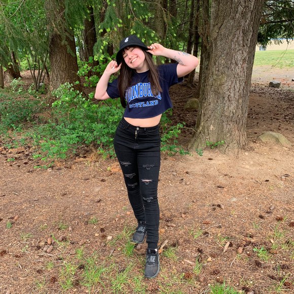 Meet your Posher, Jessica - Picture 1 of 1